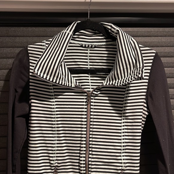 Lululemon zip up jacket - Picture 2 of 3